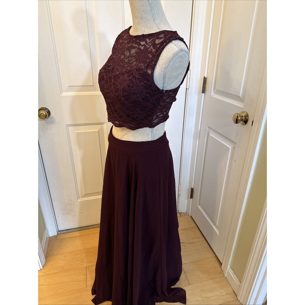 WHIMSIGOTH TWO PIECE CROP city triangles dress size 7 Maroon Lace maxi dress
